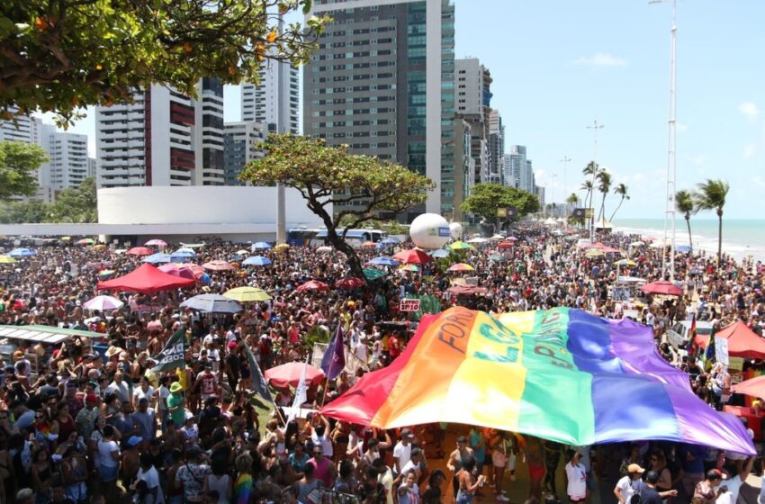  Parada da Diversidade de Pernambuco acontece no Recife, neste domingo (17)