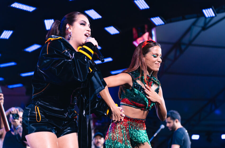  Anitta comanda seu ensaio de Carnaval, por mais um ano, no Recife