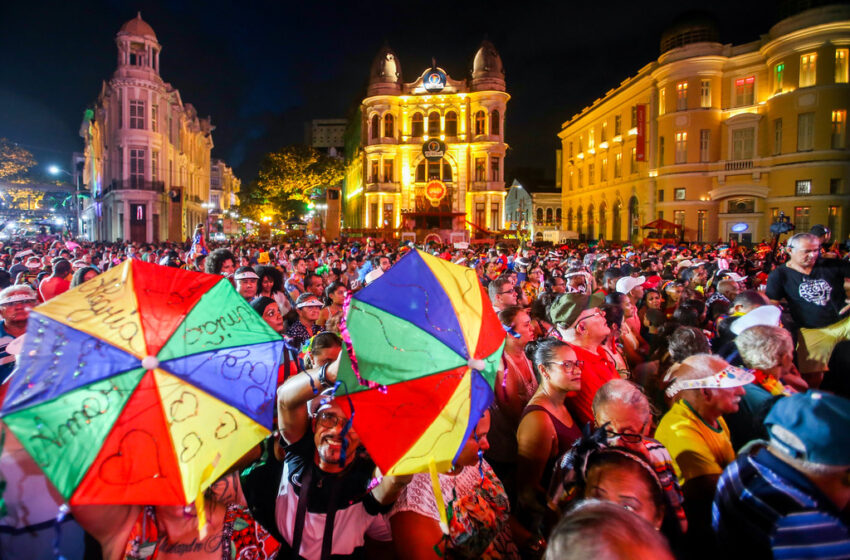  Recife prepara maior Carnaval da história