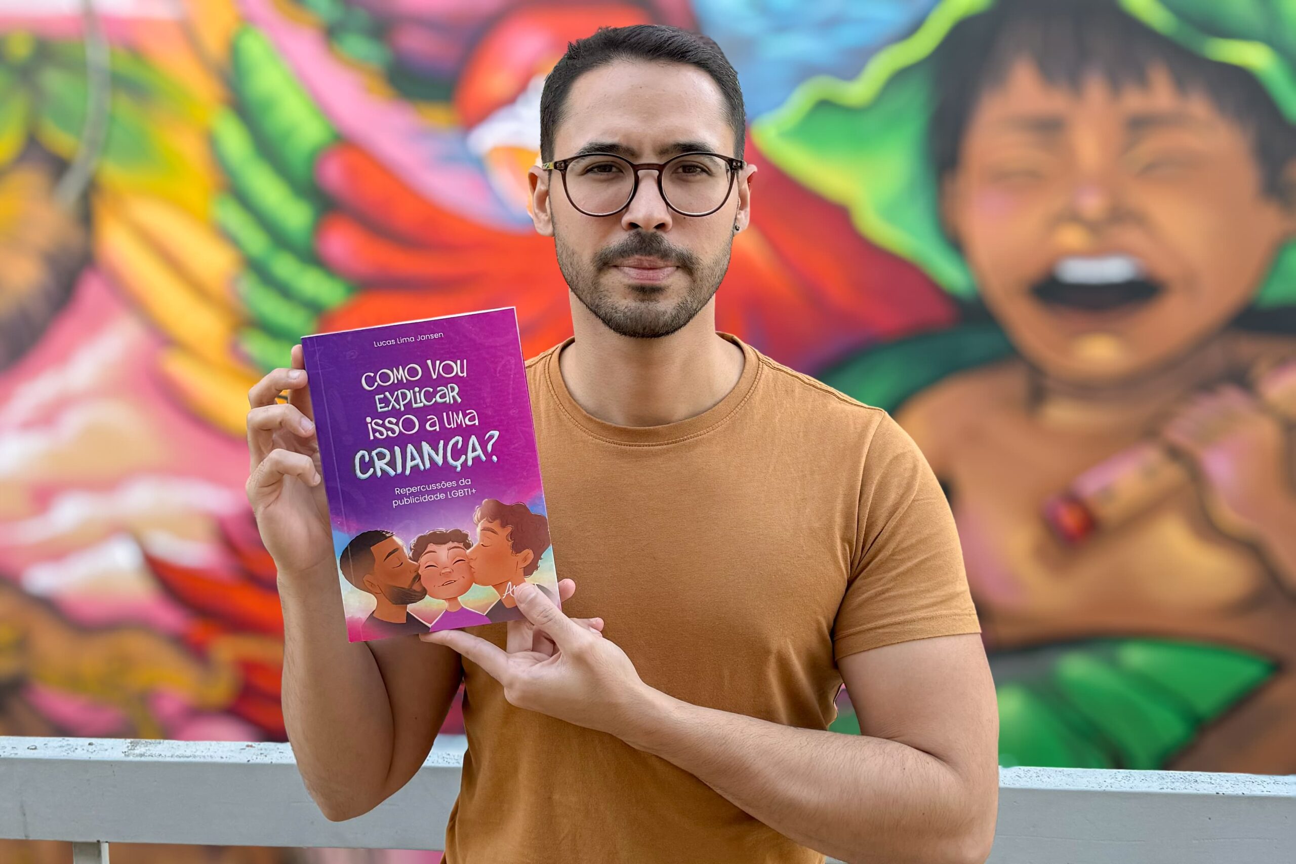  Publicitário Lucas Jansen lança livro sobre a abordagem LGBTI+ na publicidade